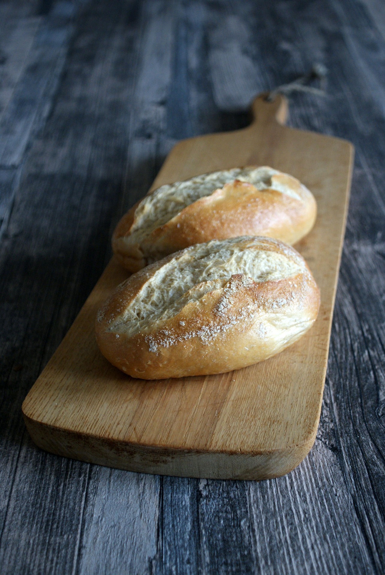 Brötchen auf Brett